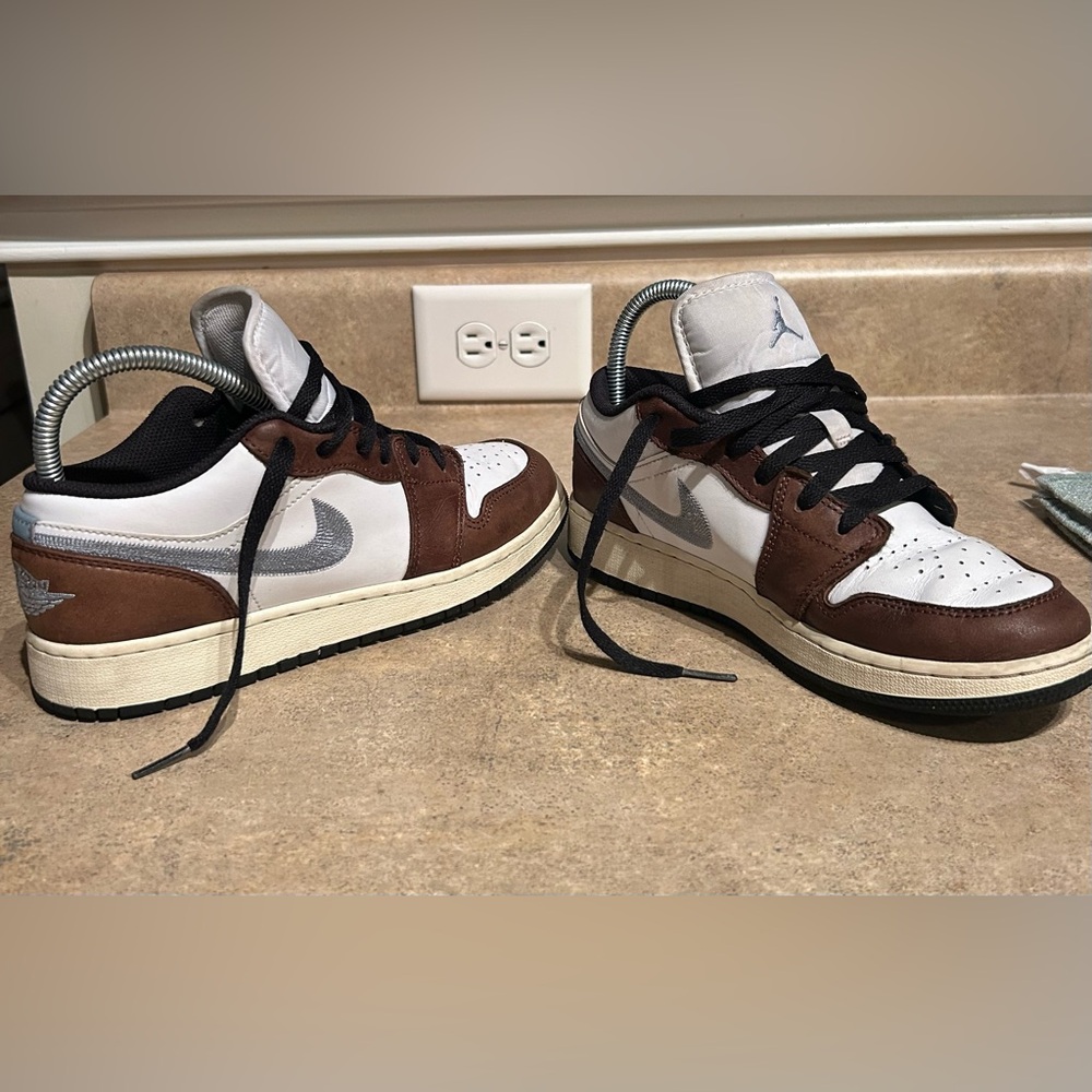 Nike Kids Brown and White Sneakers - Picture 2 of 6